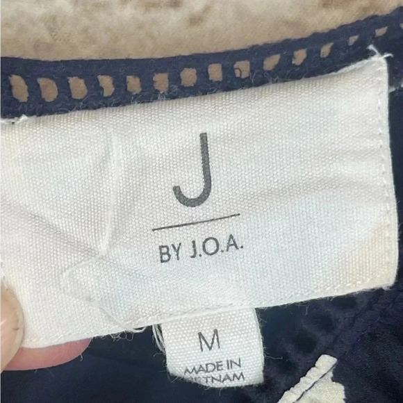 J By J.O.A Medium Navy Blue Floral Ruffle Top Cut Out Yellow White Bow Crop M - Picture 2 of 8